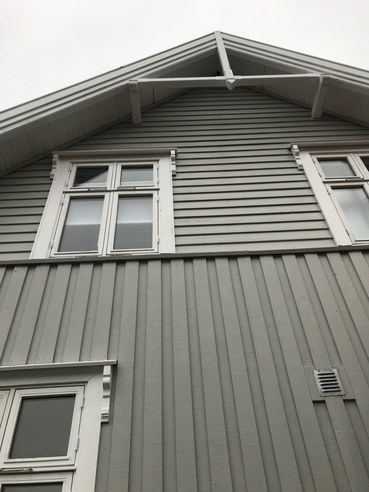 Vask, Skrap og Maling av Villa på Nøtterøy
