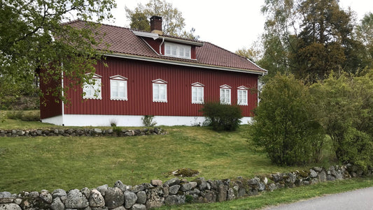Vask og Maling av Landlig Rød Villa